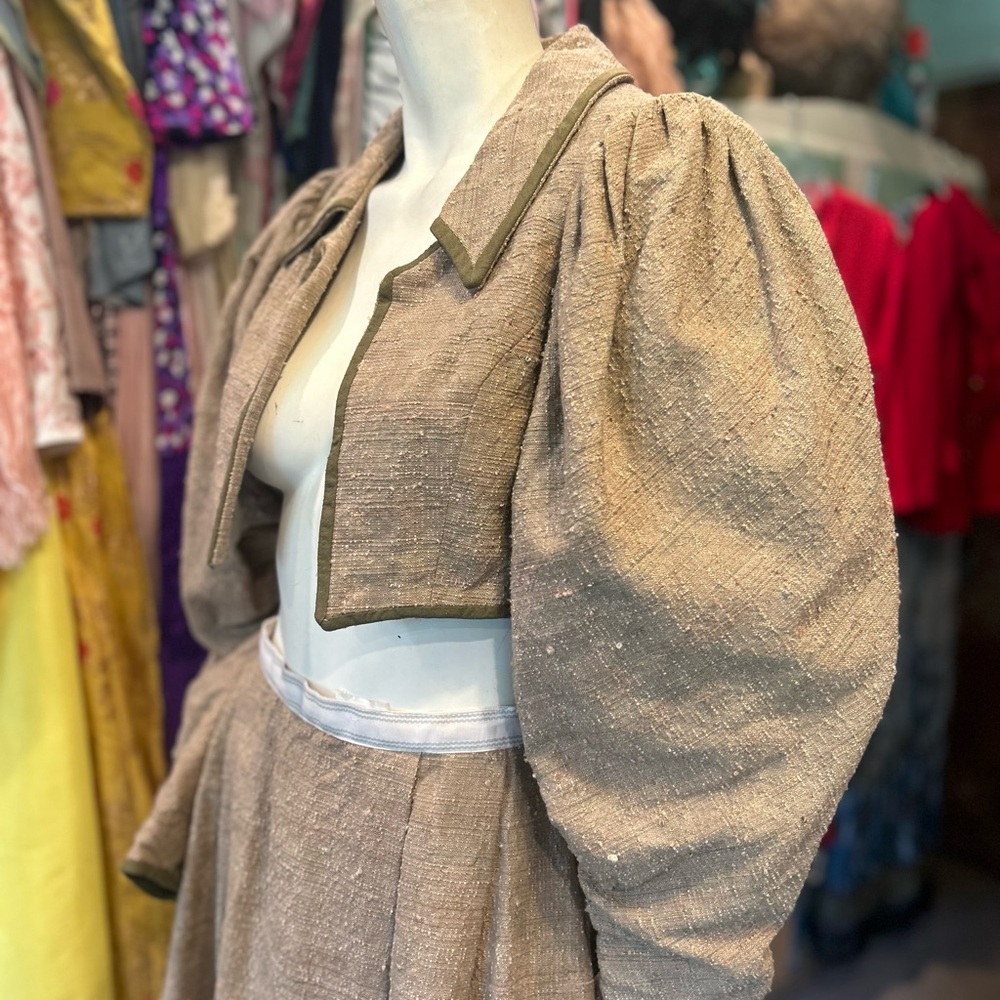 Shakespearean Shrug Set - Picture 5 of 16